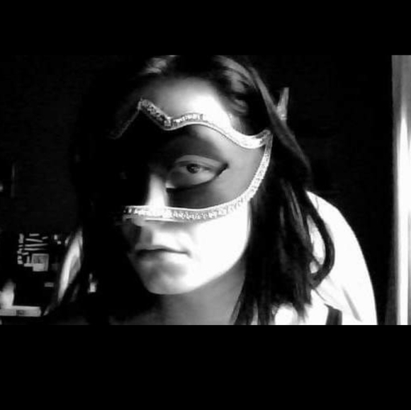 Masquerade Mask - Picture 6 of 7